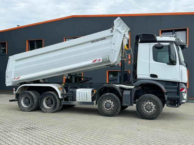 Mercedes-Benz AROCS 4145 8x8 Meiller Muldenkipper - شاحنة قلاب: صورة 2 Mercedes-Benz AROCS 4145 8x8 Meiller Muldenkipper - شاحنة قلاب: صورة 2