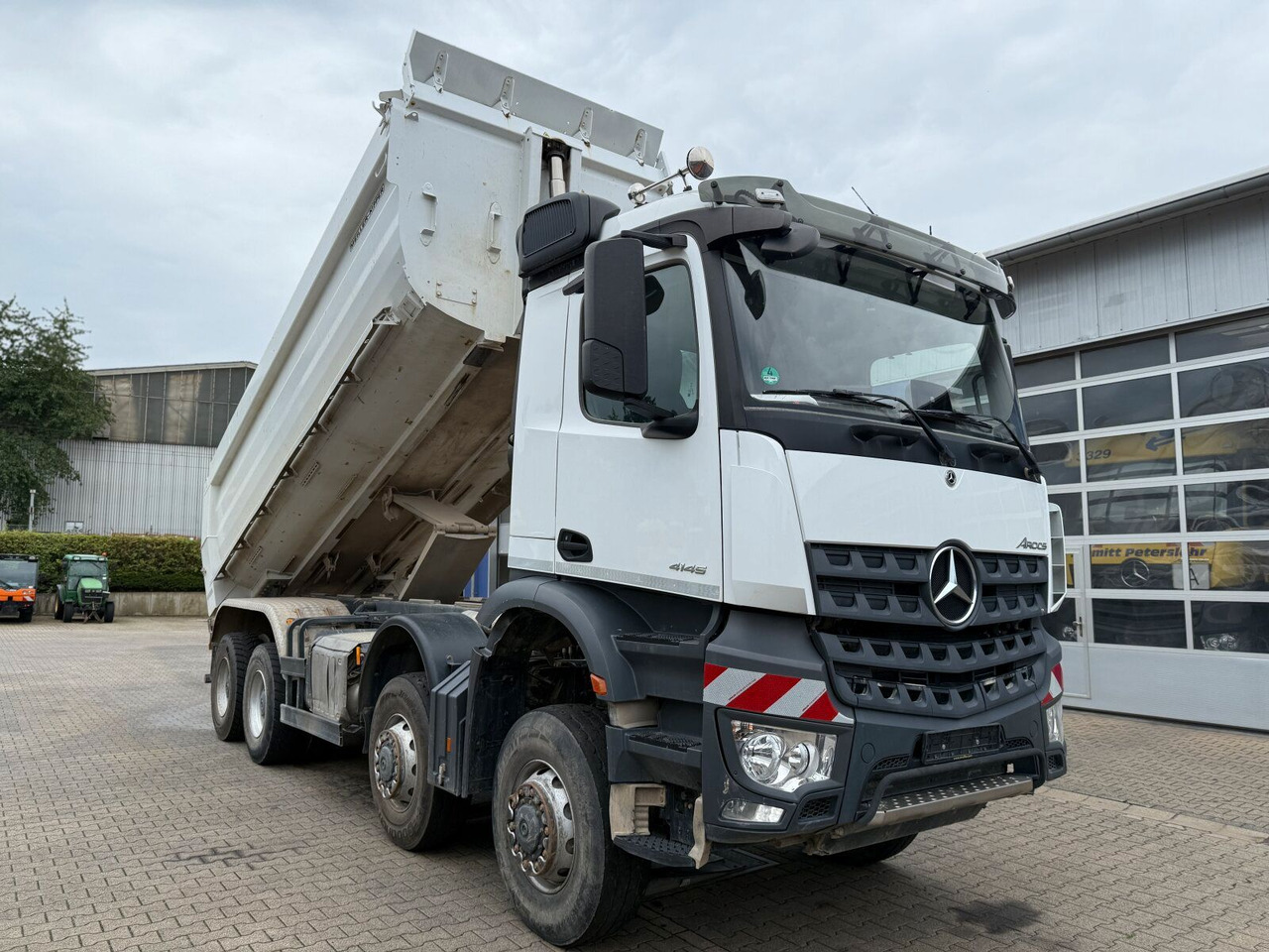 Mercedes-Benz AROCS 4145 8x8 Meiller Muldenkipper - شاحنة قلاب: صورة 2 Mercedes-Benz AROCS 4145 8x8 Meiller Muldenkipper - شاحنة قلاب: صورة 2