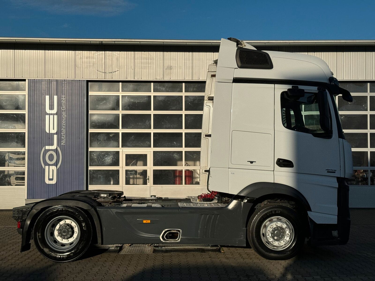Mercedes-Benz Actros 1845 SZM 4x2 Streamspace *Retarder - وحدة جر: صورة 3 Mercedes-Benz Actros 1845 SZM 4x2 Streamspace *Retarder - وحدة جر: صورة 3