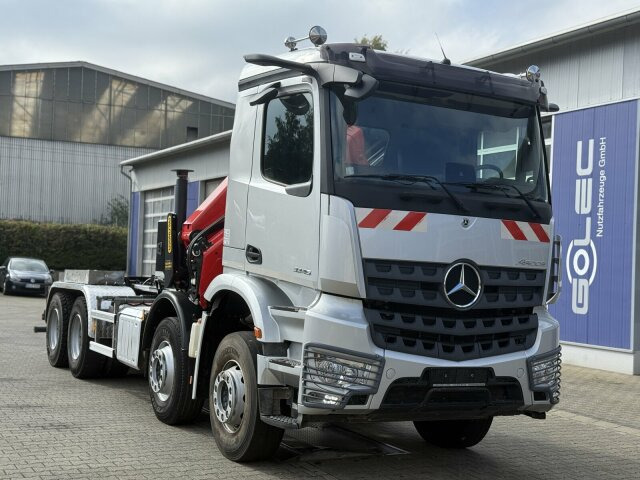 Mercedes-Benz Arocs 3246 8x4 Abrollkipper Kran Palfinger 19001 - شاحنة ذات خطاف, شاحنة كرين: صورة 1 Mercedes-Benz Arocs 3246 8x4 Abrollkipper Kran Palfinger 19001 - شاحنة ذات خطاف, شاحنة كرين: صورة 1