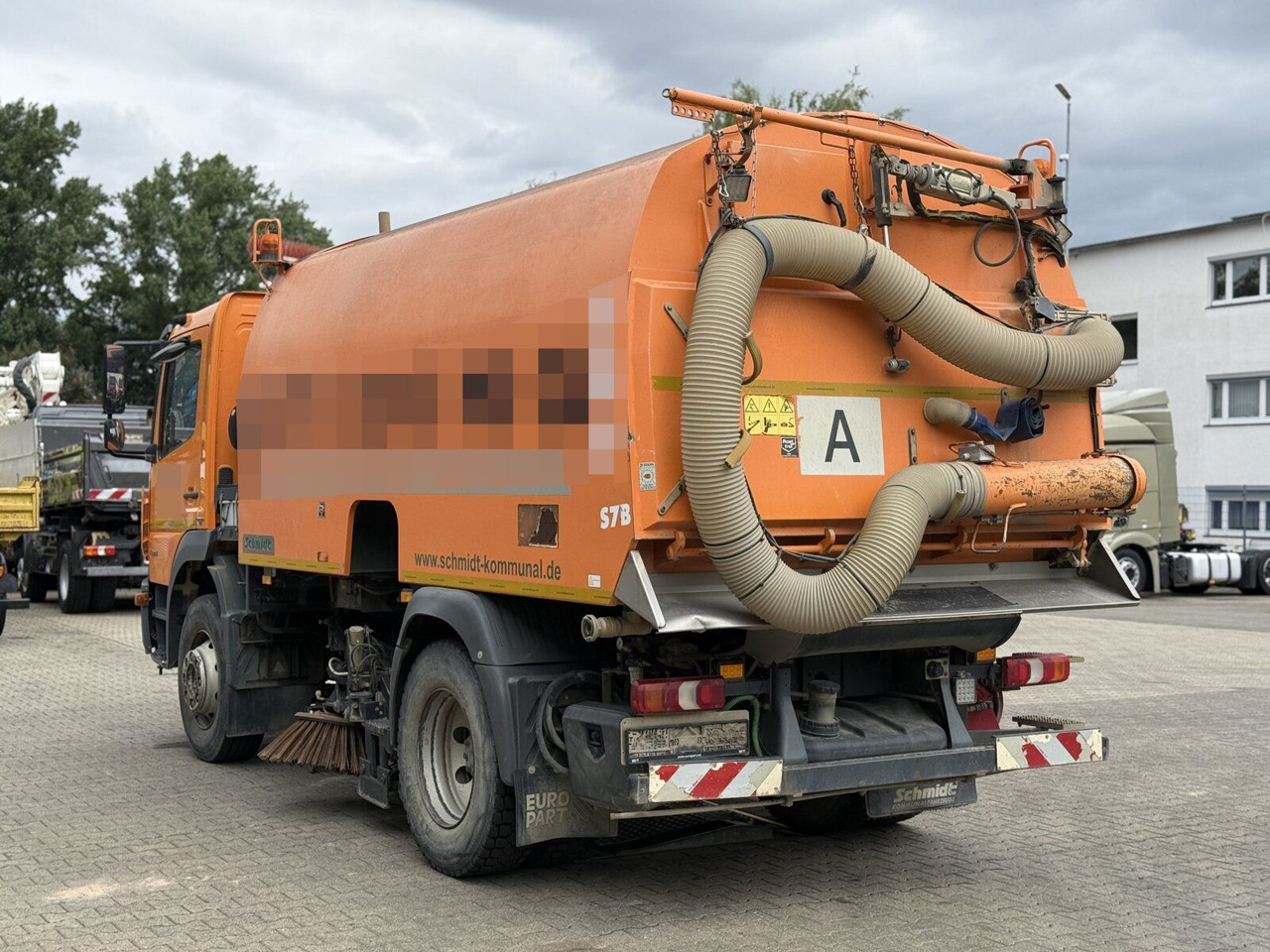 Mercedes-Benz Atego 1324 4x2 Kehrmaschine Schmidt SKF S7B 7 m³ - سياره كنس شوارع: صورة 5 Mercedes-Benz Atego 1324 4x2 Kehrmaschine Schmidt SKF S7B 7 m³ - سياره كنس شوارع: صورة 5