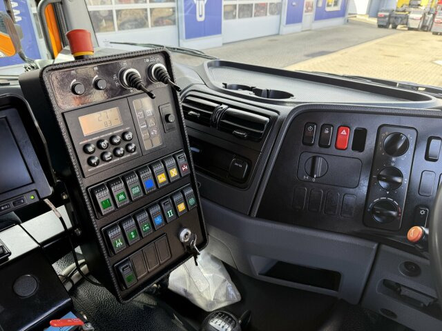 Mercedes-Benz Atego 1324 4x2 Kehrmaschine Viajet 6R/L - سياره كنس شوارع: صورة 5 Mercedes-Benz Atego 1324 4x2 Kehrmaschine Viajet 6R/L - سياره كنس شوارع: صورة 5