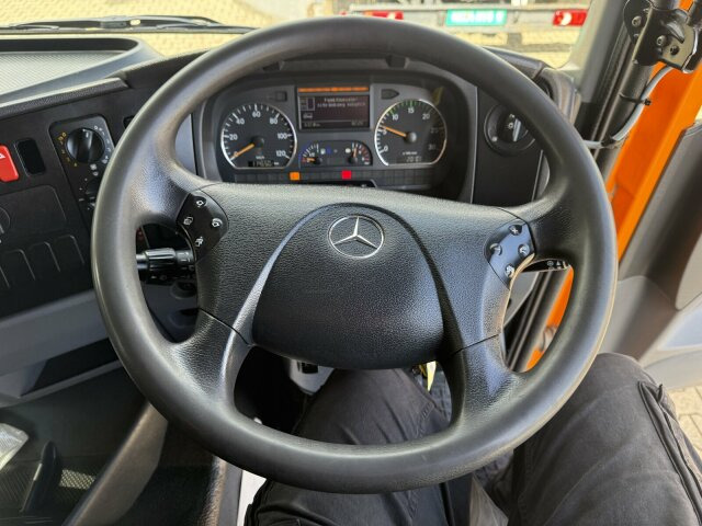 Mercedes-Benz Atego 1324 4x2 Kehrmaschine Viajet 6R/L - سياره كنس شوارع: صورة 3 Mercedes-Benz Atego 1324 4x2 Kehrmaschine Viajet 6R/L - سياره كنس شوارع: صورة 3