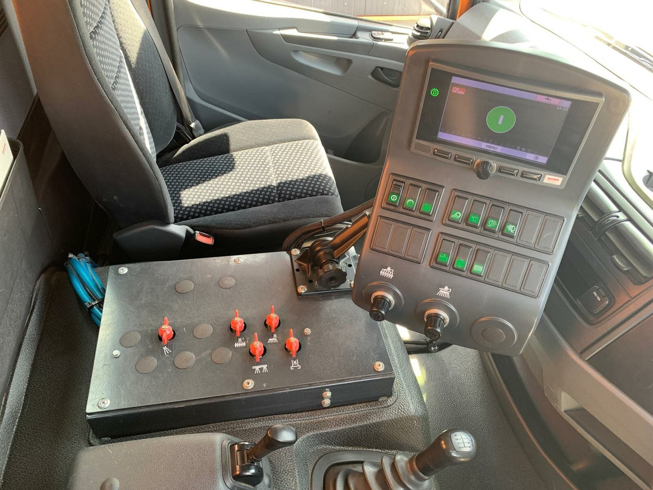 سياره كنس شوارع Mercedes-Benz Atego Kehrmaschine BUCHER CITYFANT 5000: صورة 30