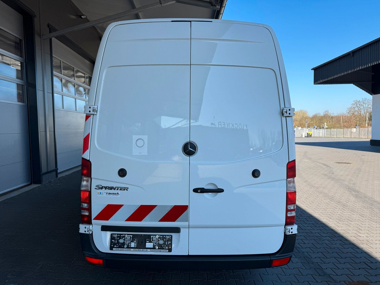 Mercedes-Benz Sprinter MB TV-Fzg mit Rausch Inspektion Einheit - شاحنة الشفط: صورة 4 Mercedes-Benz Sprinter MB TV-Fzg mit Rausch Inspektion Einheit - شاحنة الشفط: صورة 4
