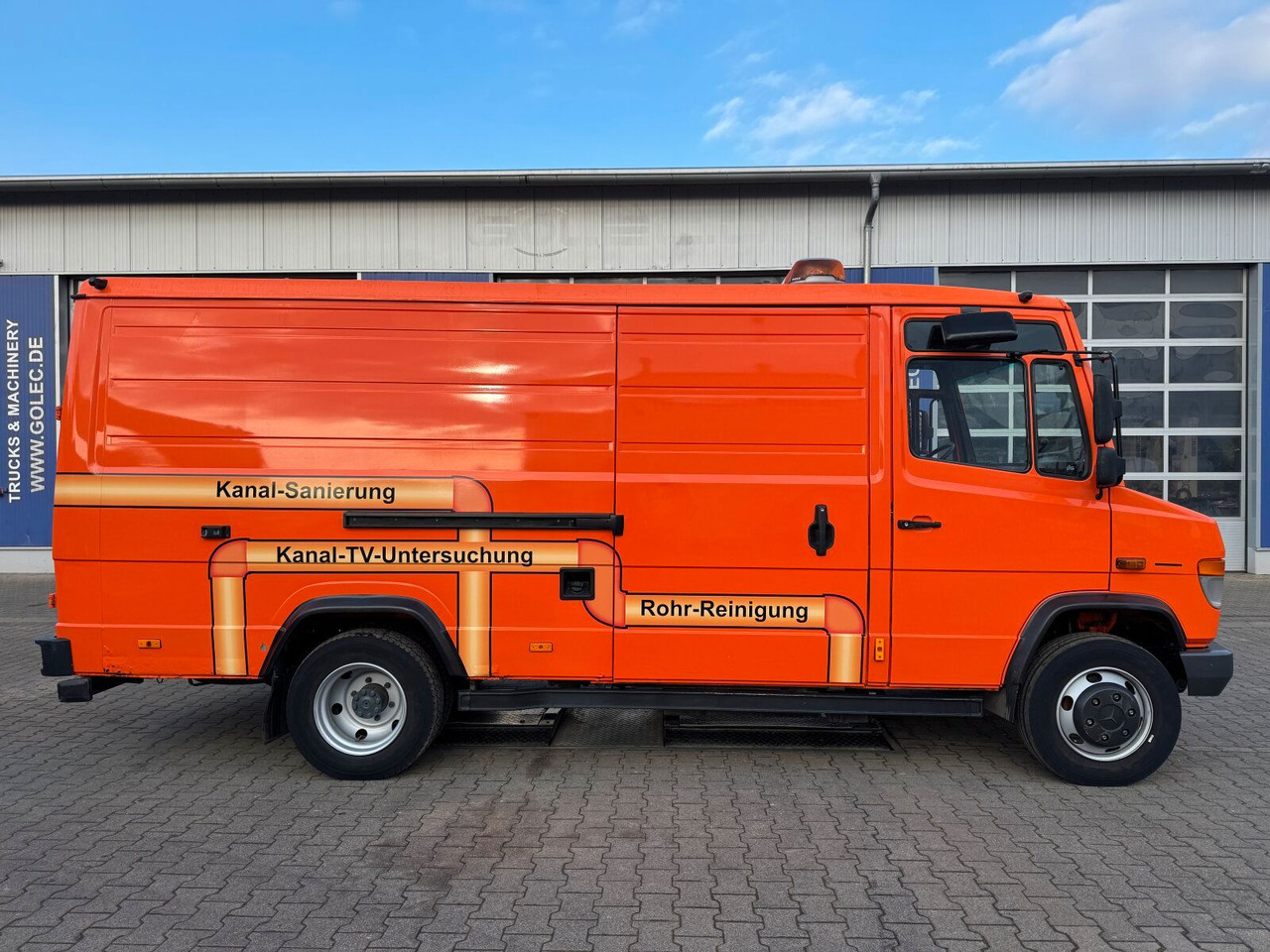 Mercedes-Benz Vario 818D Kanalreiniger Rockstroh Drain Jet 100 - شاحنة الشفط: صورة 4 Mercedes-Benz Vario 818D Kanalreiniger Rockstroh Drain Jet 100 - شاحنة الشفط: صورة 4