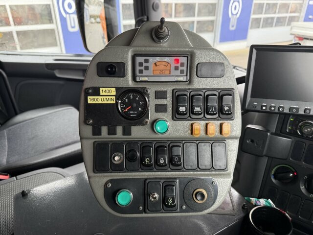 Scania P230 Kehrmaschine Johnston VT605- 6 M³ - سياره كنس شوارع: صورة 3 Scania P230 Kehrmaschine Johnston VT605- 6 M³ - سياره كنس شوارع: صورة 3