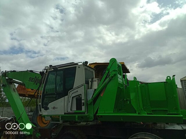 Sennebogen 818-E Umschlagbagger - 83 Ton - mit Greifer - حفارة دولاب: صورة 2 Sennebogen 818-E Umschlagbagger - 83 Ton - mit Greifer - حفارة دولاب: صورة 2