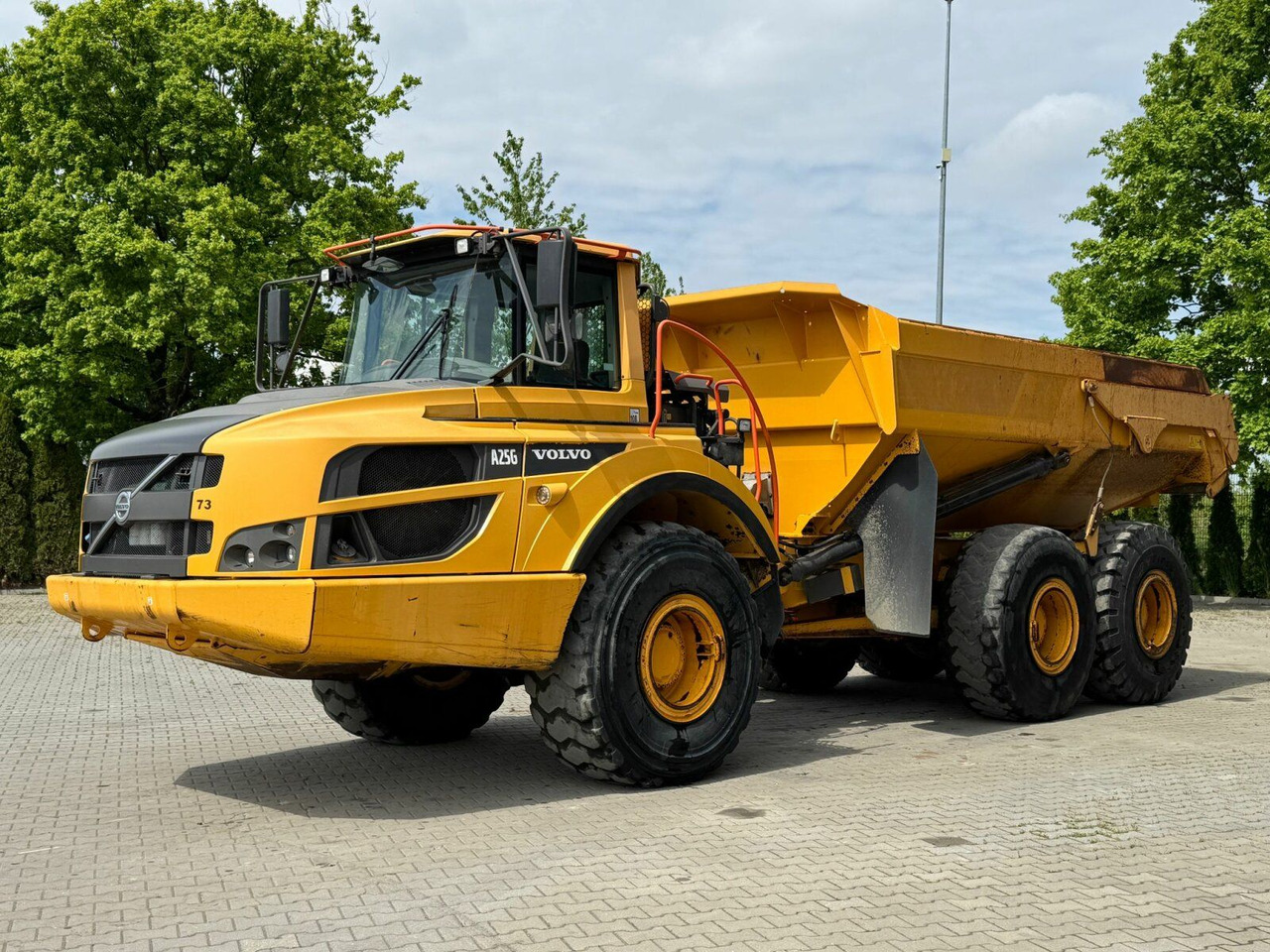 Volvo A25G Dumper 22,5 Ton 11.361 Stunden Volvo A25G Dumper 22,5 Ton 11.361 Stunden - شاحنة قلاب مفصلية: صورة 2 Volvo A25G Dumper 22,5 Ton 11.361 Stunden Volvo A25G Dumper 22,5 Ton 11.361 Stunden - شاحنة قلاب مفصلية: صورة 2