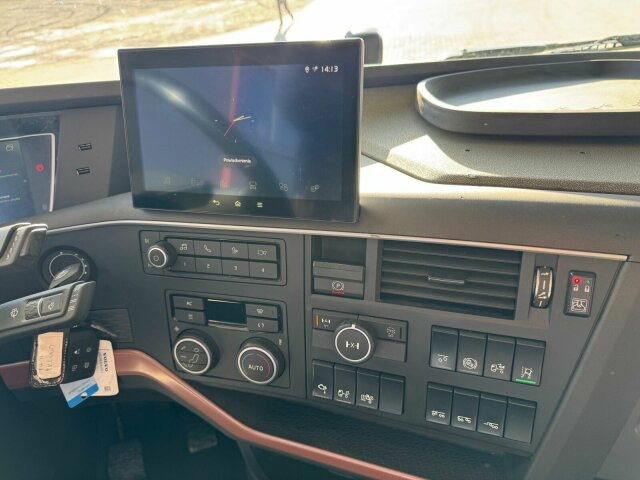 Volvo FH16 750 8X4 Holztransport Alukar TOP! - شاحنة قطع الأشجار: صورة 2 Volvo FH16 750 8X4 Holztransport Alukar TOP! - شاحنة قطع الأشجار: صورة 2