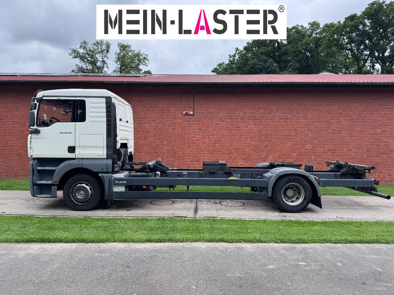 MAN TGA 18.350 BDF 5 Sitzer Klima 209.380 km - شاحنات الحاويات / جسم علوي قابل للتغيير شاحنة: صورة 4 MAN TGA 18.350 BDF 5 Sitzer Klima 209.380 km - شاحنات الحاويات / جسم علوي قابل للتغيير شاحنة: صورة 4