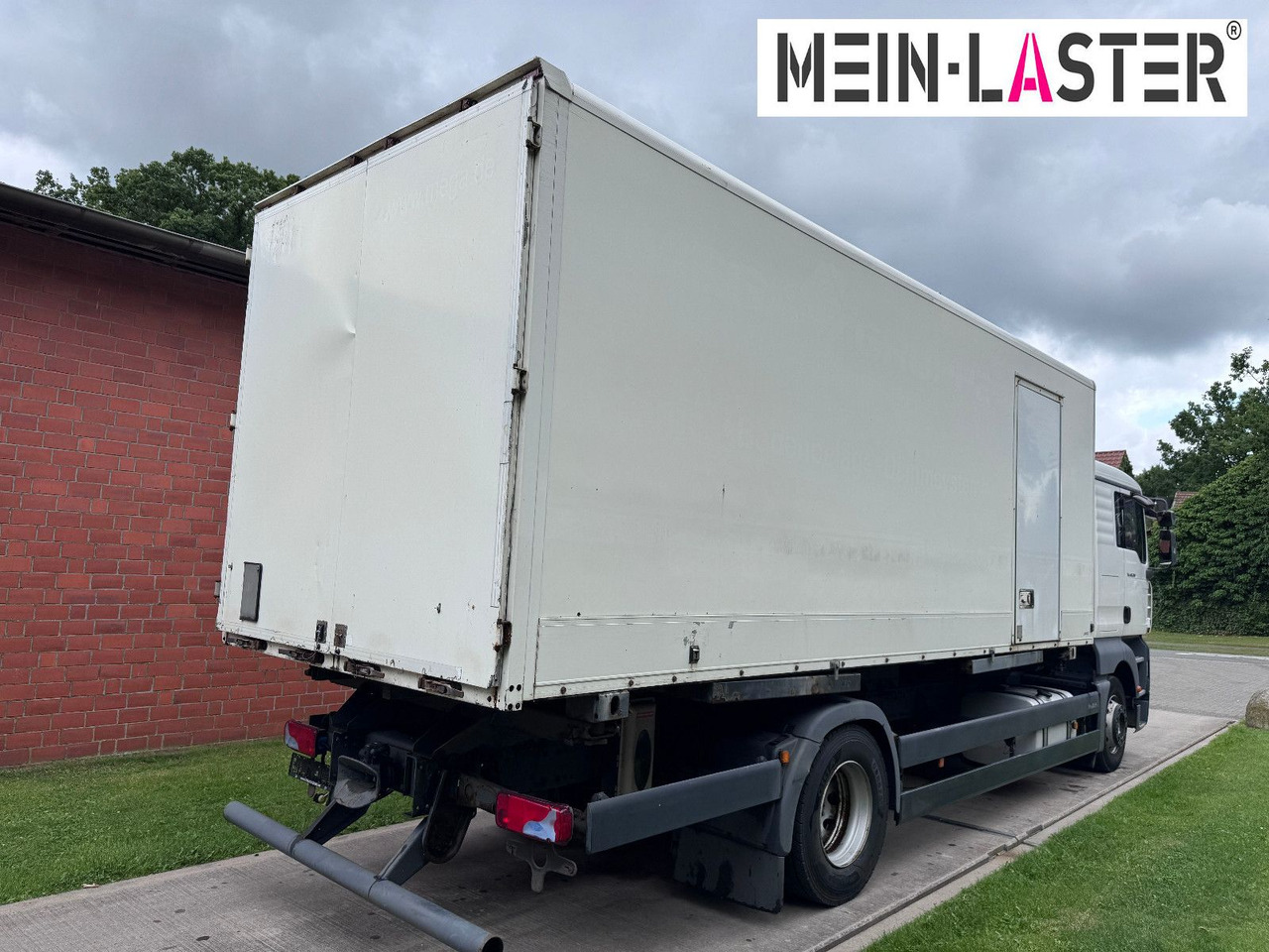MAN TGA 18.350 BDF 5 Sitzer Klima nur 209.380 km - شاحنة مقفلة: صورة 5 MAN TGA 18.350 BDF 5 Sitzer Klima nur 209.380 km - شاحنة مقفلة: صورة 5