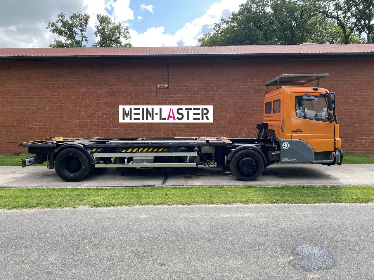 Mercedes-Benz Kamag Wiesel Umsetzter Sattelplatte - شاحنات الحاويات / جسم علوي قابل للتغيير شاحنة: صورة 2 Mercedes-Benz Kamag Wiesel Umsetzter Sattelplatte - شاحنات الحاويات / جسم علوي قابل للتغيير شاحنة: صورة 2