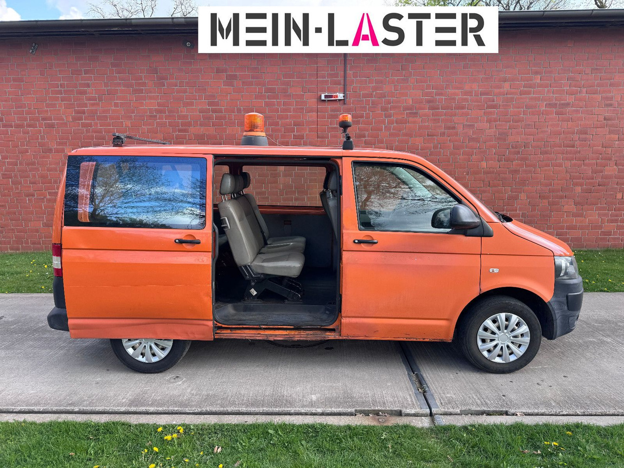 Volkswagen T5 2.0 tdi Bus 9 Sitzer - ميكروباص: صورة 3 Volkswagen T5 2.0 tdi Bus 9 Sitzer - ميكروباص: صورة 3