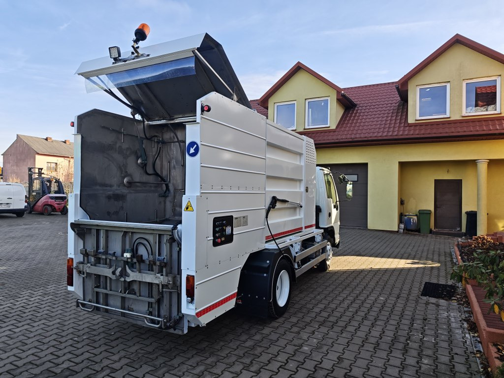 Isuzu MYJKA N-Series Container washer laveuse lavacassonetti - شاحنة النفايات: صورة 5 Isuzu MYJKA N-Series Container washer laveuse lavacassonetti - شاحنة النفايات: صورة 5