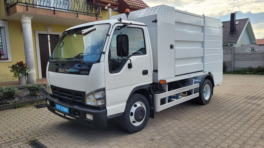 Isuzu NQR75 Container washer laveuse lavacassonetti myjka - شاحنة النفايات: صورة 4 Isuzu NQR75 Container washer laveuse lavacassonetti myjka - شاحنة النفايات: صورة 4