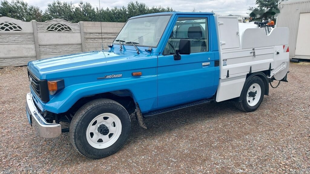 Toyota Land Cruiser COMBI HYDRO CLEANER 4x4 - شاحنة الشفط: صورة 5 Toyota Land Cruiser COMBI HYDRO CLEANER 4x4 - شاحنة الشفط: صورة 5