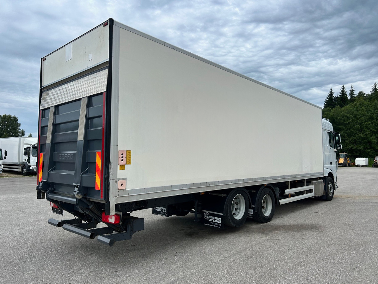 DAF XF510 - شاحنة الفريزر: صورة 4 DAF XF510 - شاحنة الفريزر: صورة 4