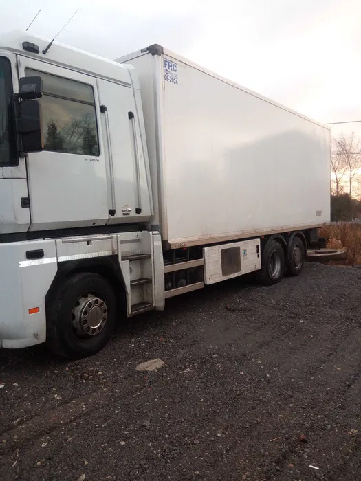 RENAULT Magnum 460 - شاحنة الفريزر: صورة 2 RENAULT Magnum 460 - شاحنة الفريزر: صورة 2