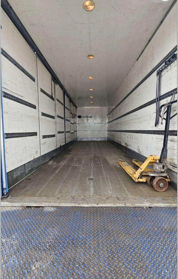 شاحنة مقفلة RENAULT Premium 320: صورة 9 شاحنة مقفلة RENAULT Premium 320: صورة 9