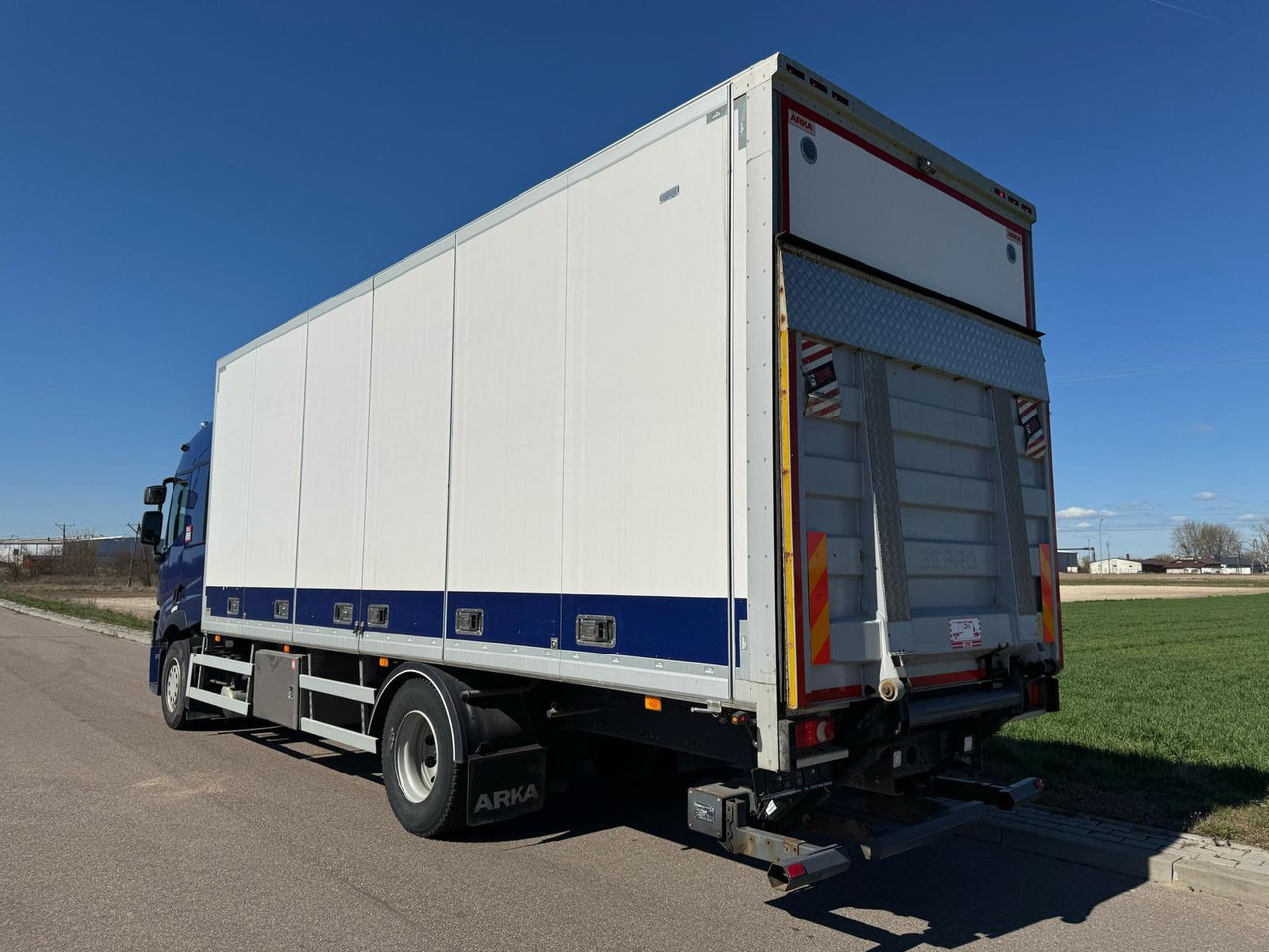 RENAULT T380 - شاحنة مقفلة: صورة 5 RENAULT T380 - شاحنة مقفلة: صورة 5