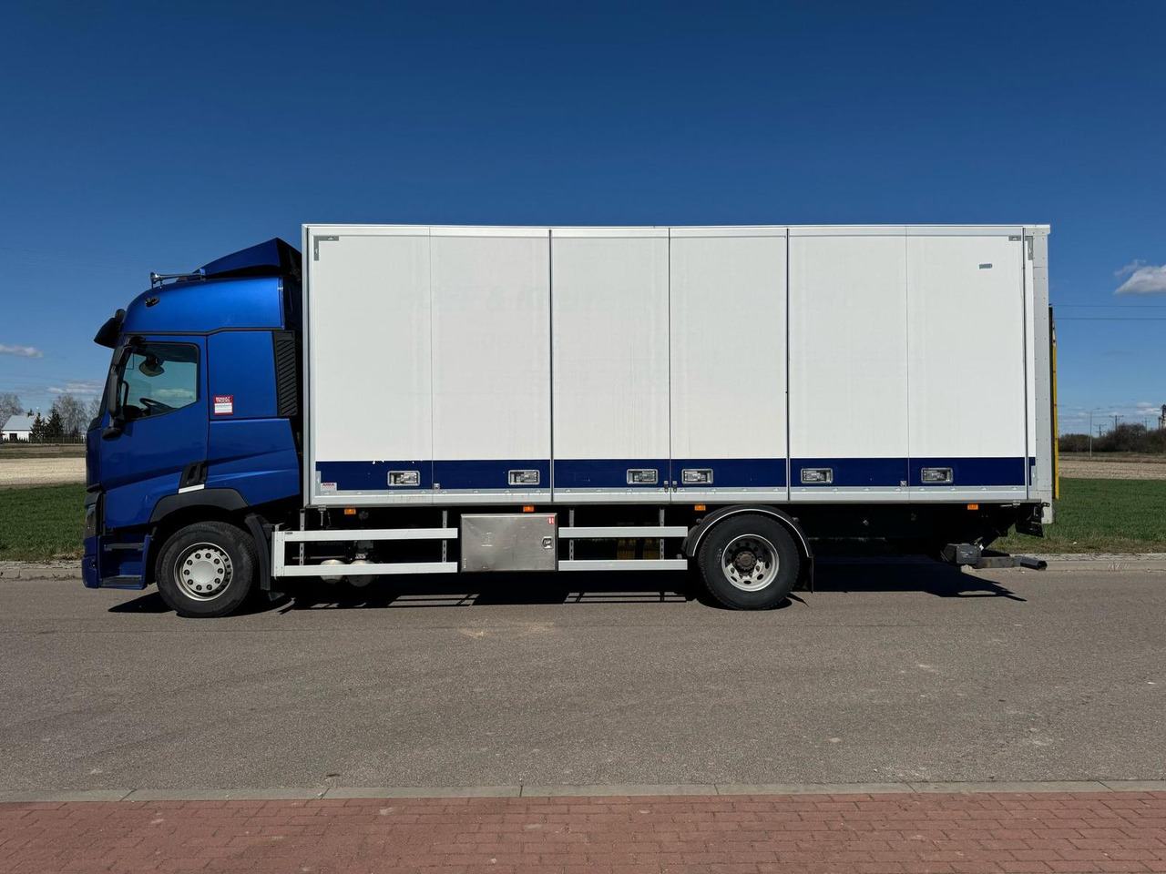 RENAULT T380 - شاحنة مقفلة: صورة 3 RENAULT T380 - شاحنة مقفلة: صورة 3