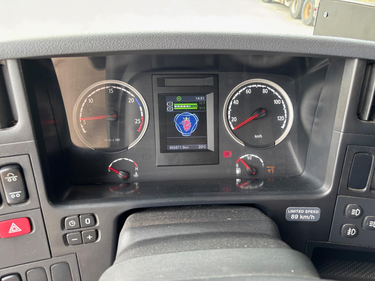 شاحنة مقفلة SCANIA G340: صورة 19