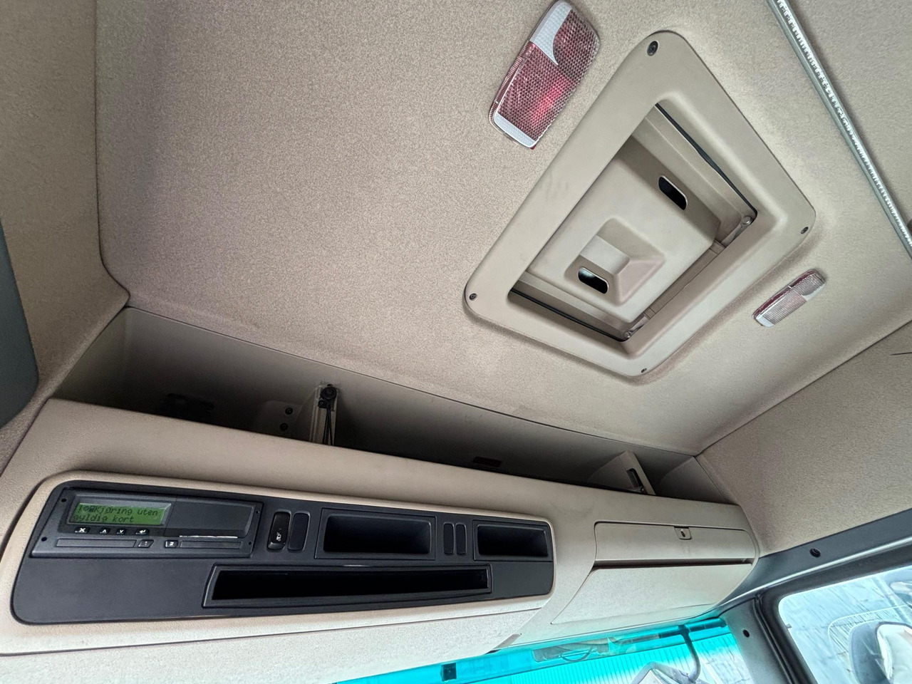 شاحنة مقفلة SCANIA G340: صورة 17