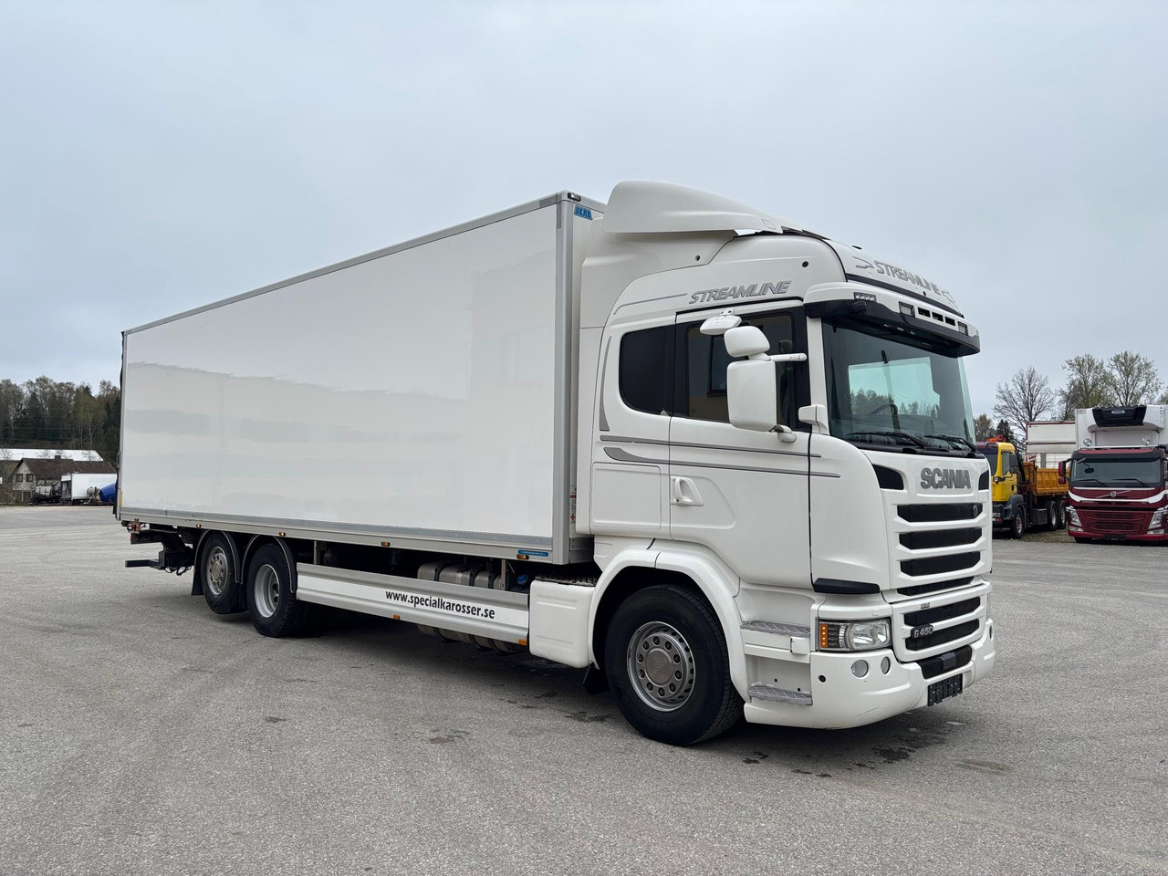 SCANIA G450 - شاحنة صندوق متساوي: صورة 1 SCANIA G450 - شاحنة صندوق متساوي: صورة 1