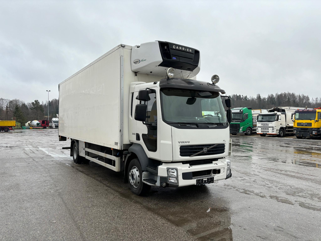 VOLVO FL 240 - شاحنة الفريزر: صورة 1 VOLVO FL 240 - شاحنة الفريزر: صورة 1