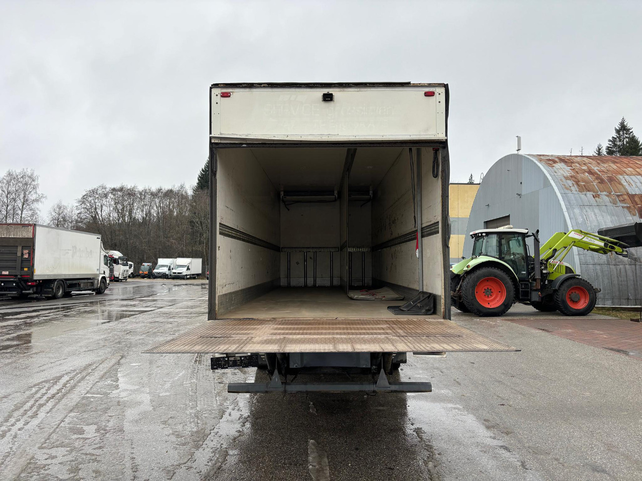 VOLVO FL 240 - شاحنة الفريزر: صورة 4 VOLVO FL 240 - شاحنة الفريزر: صورة 4