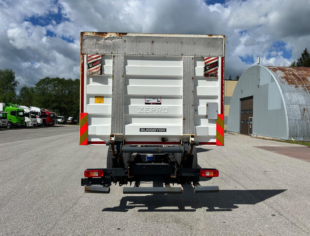 VOLVO FM330 - شاحنة هيكل كابينة: صورة 4 VOLVO FM330 - شاحنة هيكل كابينة: صورة 4