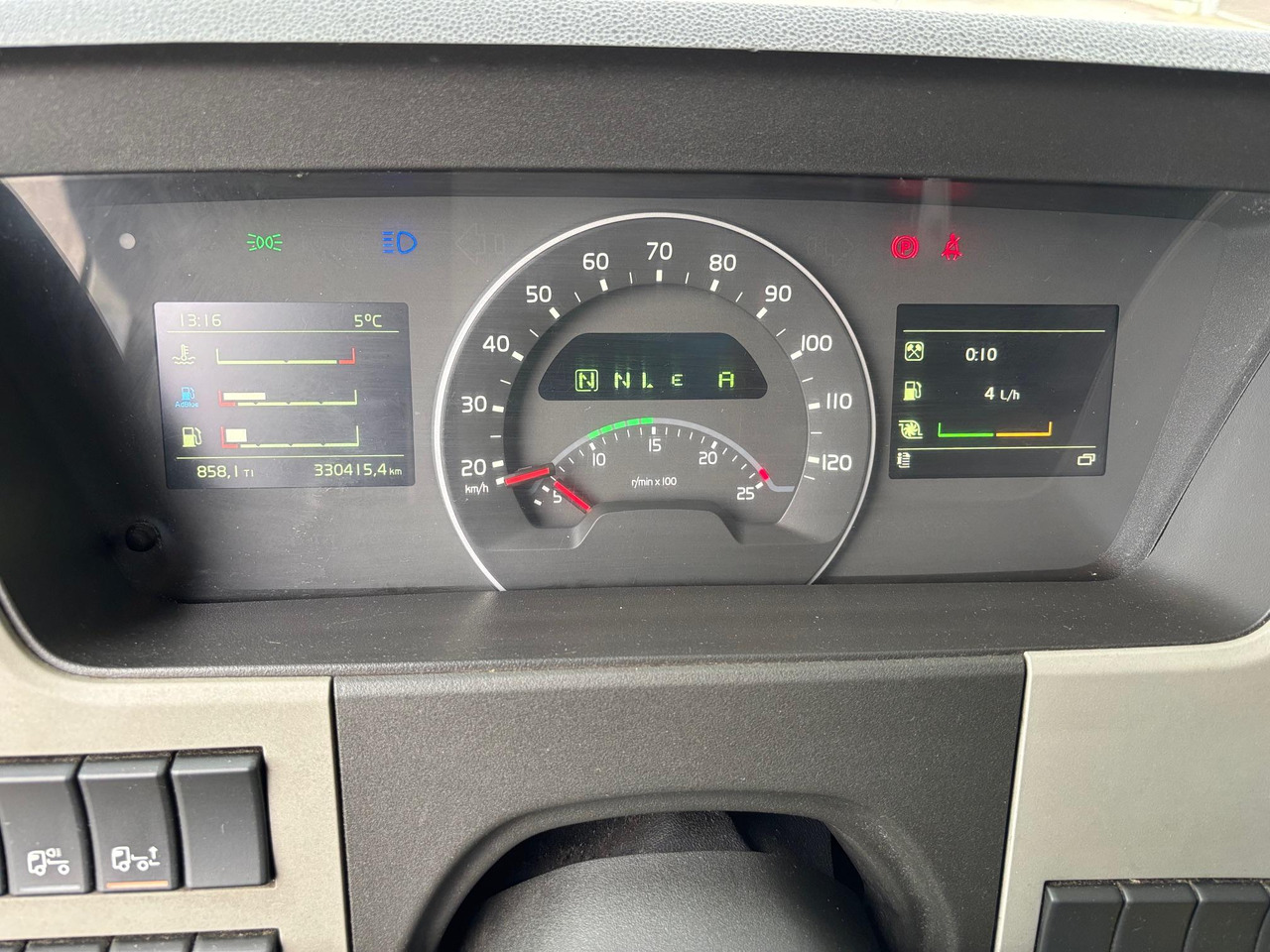 شاحنة الفريزر VOLVO FM330: صورة 20