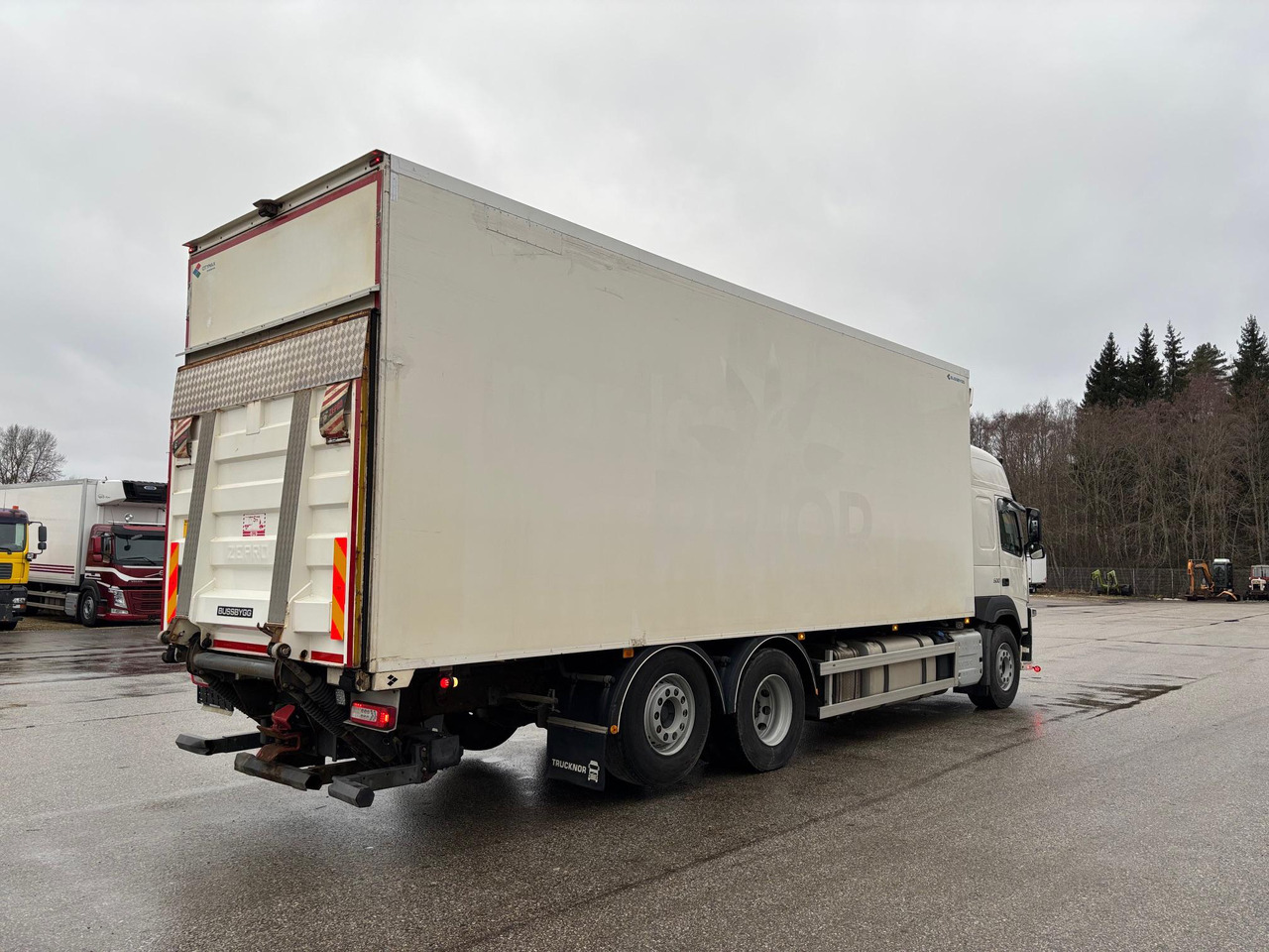 VOLVO FM500 - شاحنة الفريزر: صورة 3 VOLVO FM500 - شاحنة الفريزر: صورة 3