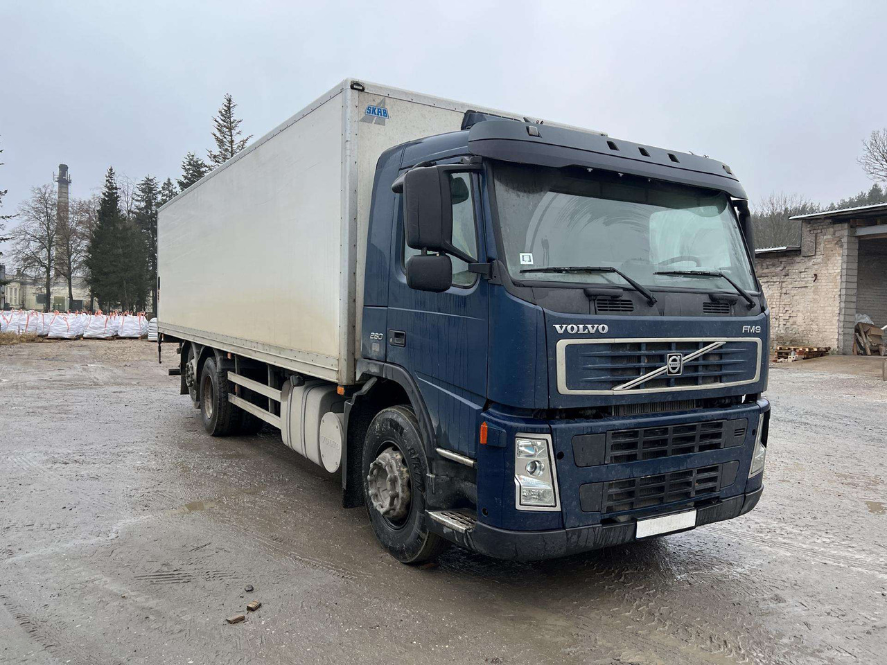 VOLVO FM9.260 - شاحنة مقفلة: صورة 1 VOLVO FM9.260 - شاحنة مقفلة: صورة 1