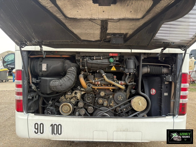 Mercedes - مركبة كوتش: صورة 2 Mercedes - مركبة كوتش: صورة 2