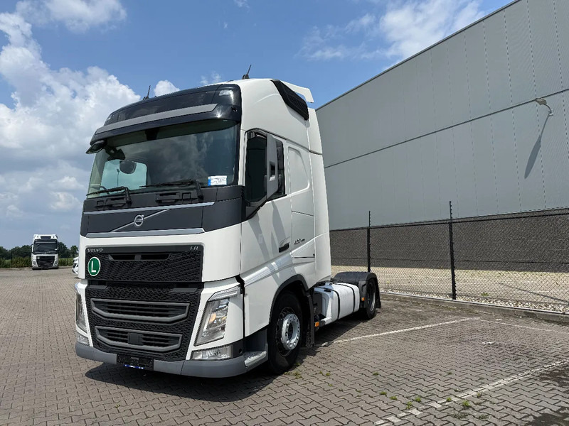 Volvo FH 13.420 FH420 XL cab / 4 units available - وحدة جر: صورة 2 Volvo FH 13.420 FH420 XL cab / 4 units available - وحدة جر: صورة 2