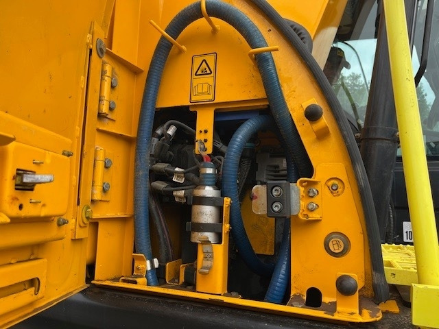 حفارة دولاب JCB JS 145 W: صورة 12