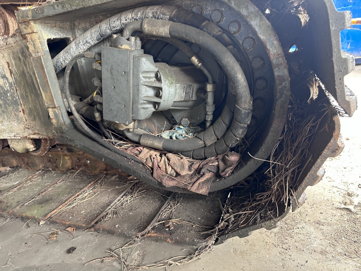 LIEBHERR LRB 155 for parts breaking dismantling - آلة تلقيم: صورة 4 LIEBHERR LRB 155 for parts breaking dismantling - آلة تلقيم: صورة 4