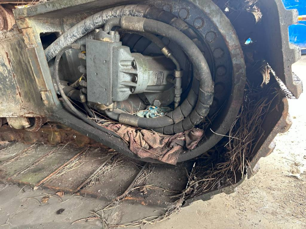 Liebherr LRB 155 for parts breaking dismantling - آلة تلقيم: صورة 4 Liebherr LRB 155 for parts breaking dismantling - آلة تلقيم: صورة 4