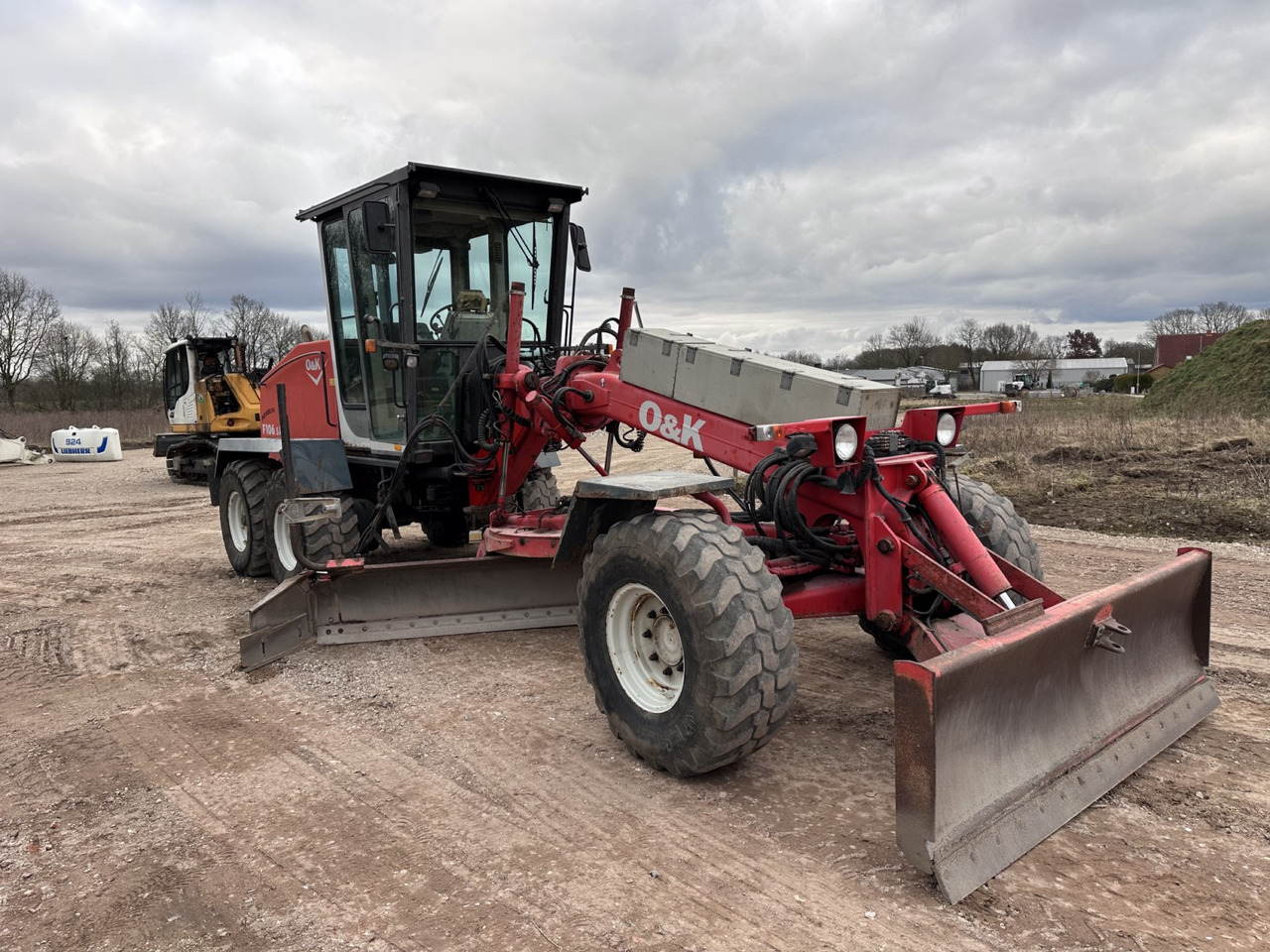 NEW HOLLAND F 106.5 - 6x6 Laser Topcon- Klima Cummins 6 Zyl. - ممهدة: صورة 4 NEW HOLLAND F 106.5 - 6x6 Laser Topcon- Klima Cummins 6 Zyl. - ممهدة: صورة 4