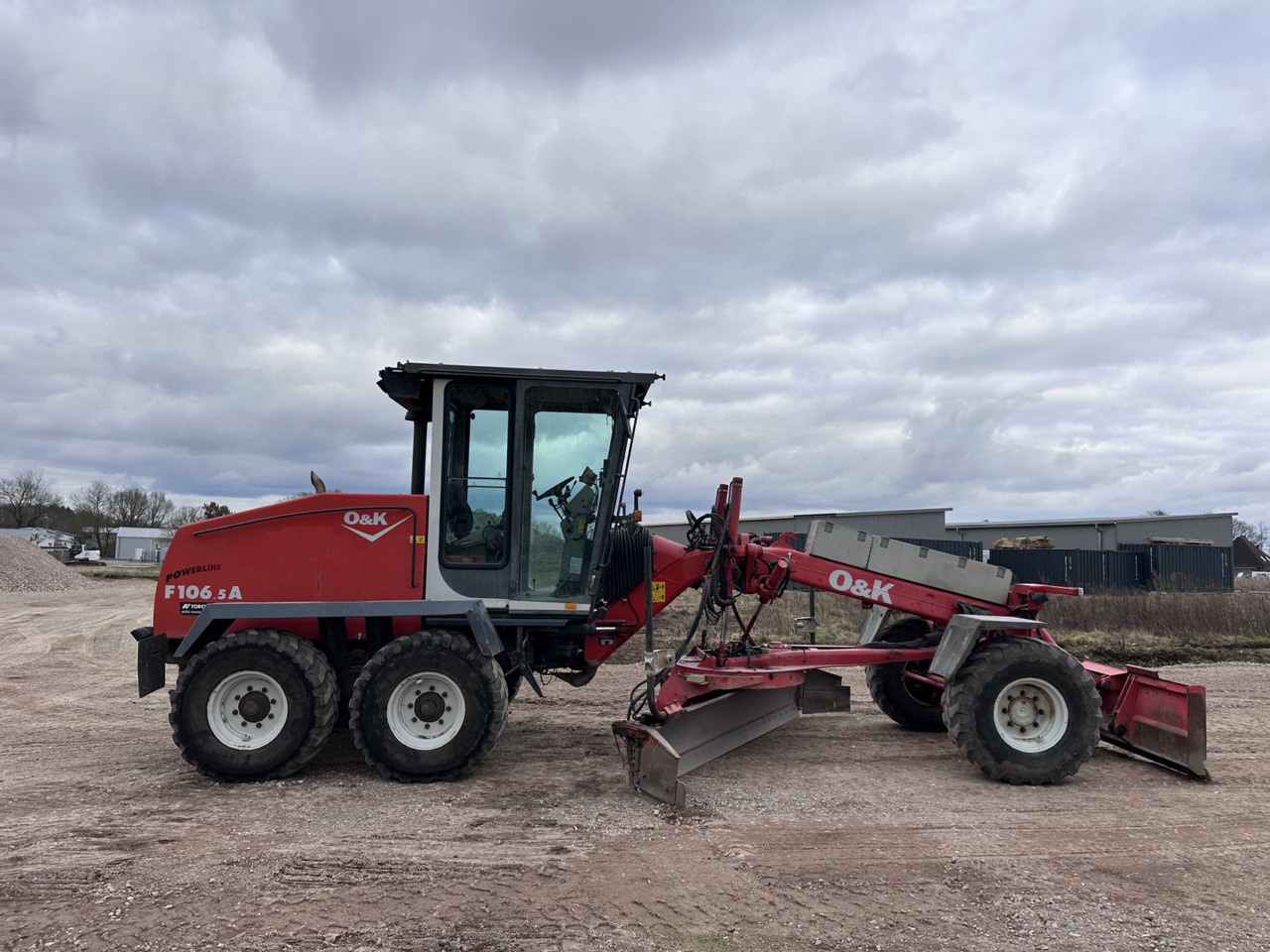 NEW HOLLAND F 106.5 - 6x6 Laser Topcon- Klima Cummins 6 Zyl. - ممهدة: صورة 2 NEW HOLLAND F 106.5 - 6x6 Laser Topcon- Klima Cummins 6 Zyl. - ممهدة: صورة 2