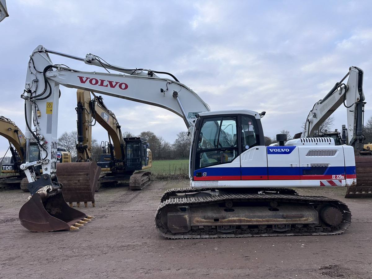 VOLVO EC 220 DL German machine! - حفارة: صورة 1 VOLVO EC 220 DL German machine! - حفارة: صورة 1