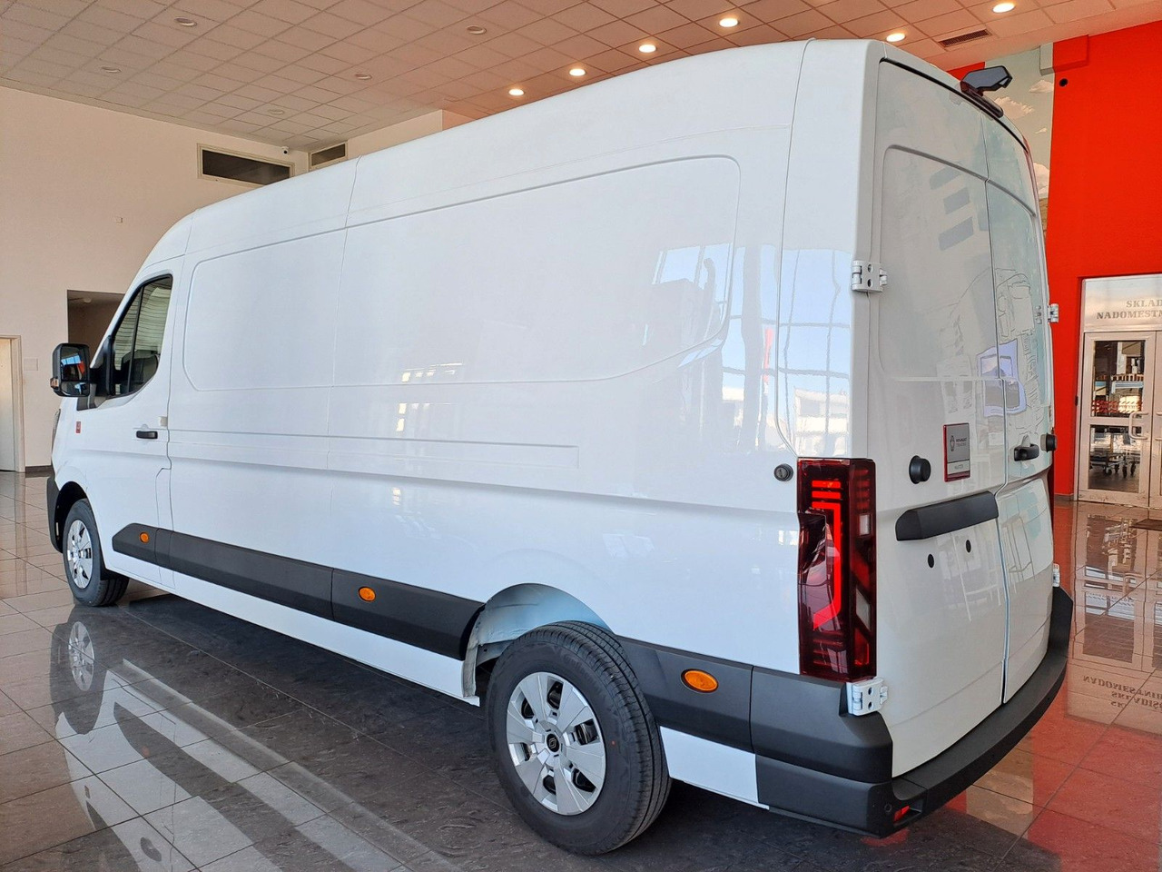 Renault Master L3H2 150 - NAV Klimaaut. Holzb. 270° - فان: صورة 2 Renault Master L3H2 150 - NAV Klimaaut. Holzb. 270° - فان: صورة 2