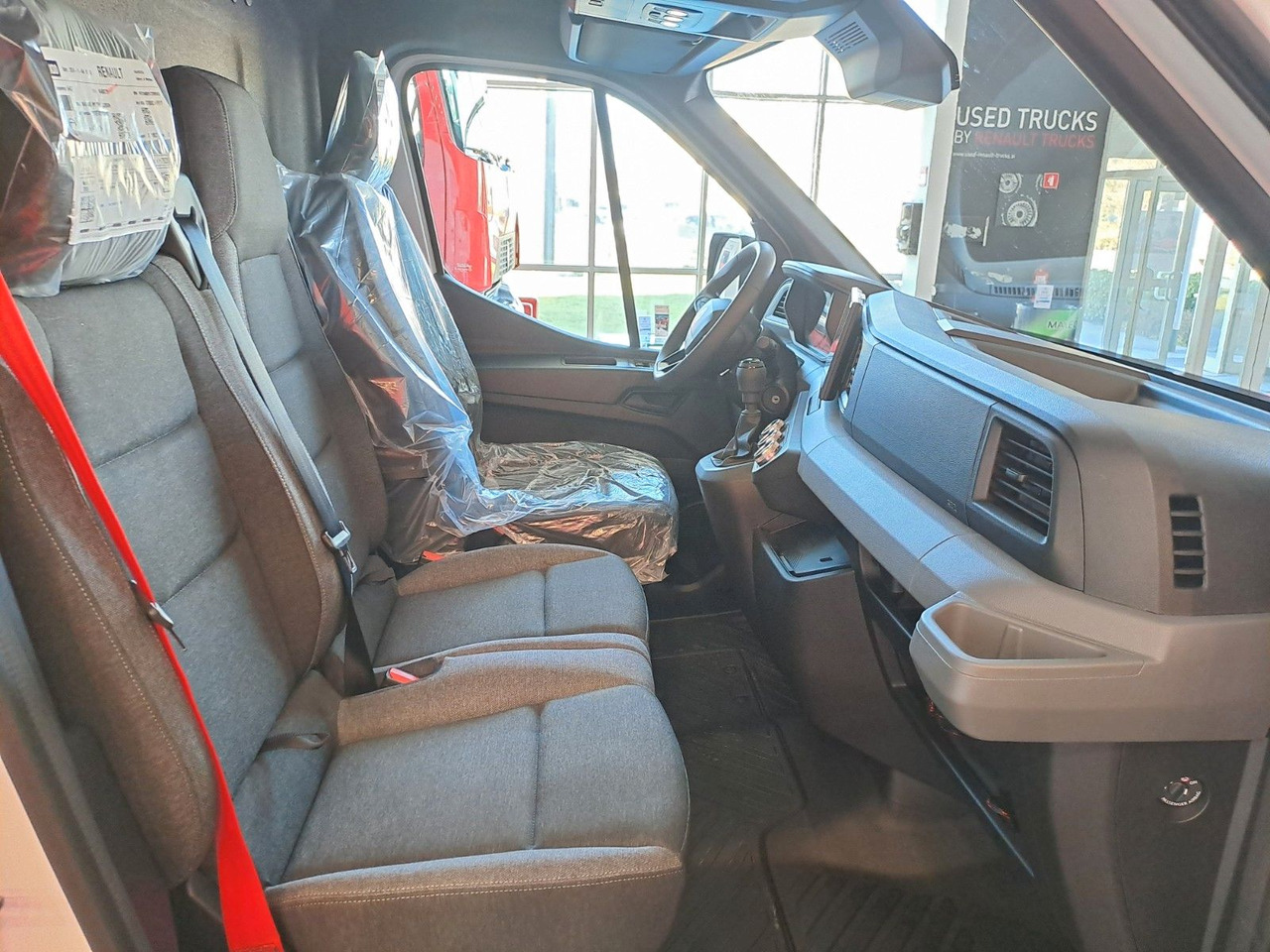 فان Renault Master L3H2 150 - NAV Klimaaut. Holzb. 270°: صورة 9 فان Renault Master L3H2 150 - NAV Klimaaut. Holzb. 270°: صورة 9