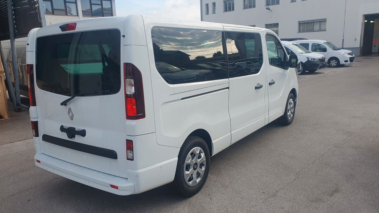 Renault Trafic Passenger Grand Intens dCi 150 - ميكروباص: صورة 4 Renault Trafic Passenger Grand Intens dCi 150 - ميكروباص: صورة 4