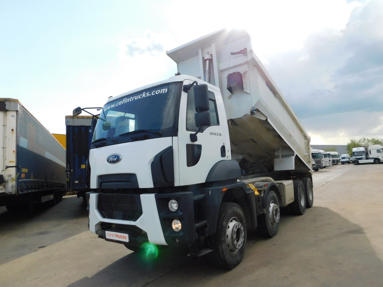 Ford 4142d 8x4 dcab e6 16s2230 ecotorq - شاحنة قلاب: صورة 1 Ford 4142d 8x4 dcab e6 16s2230 ecotorq - شاحنة قلاب: صورة 1