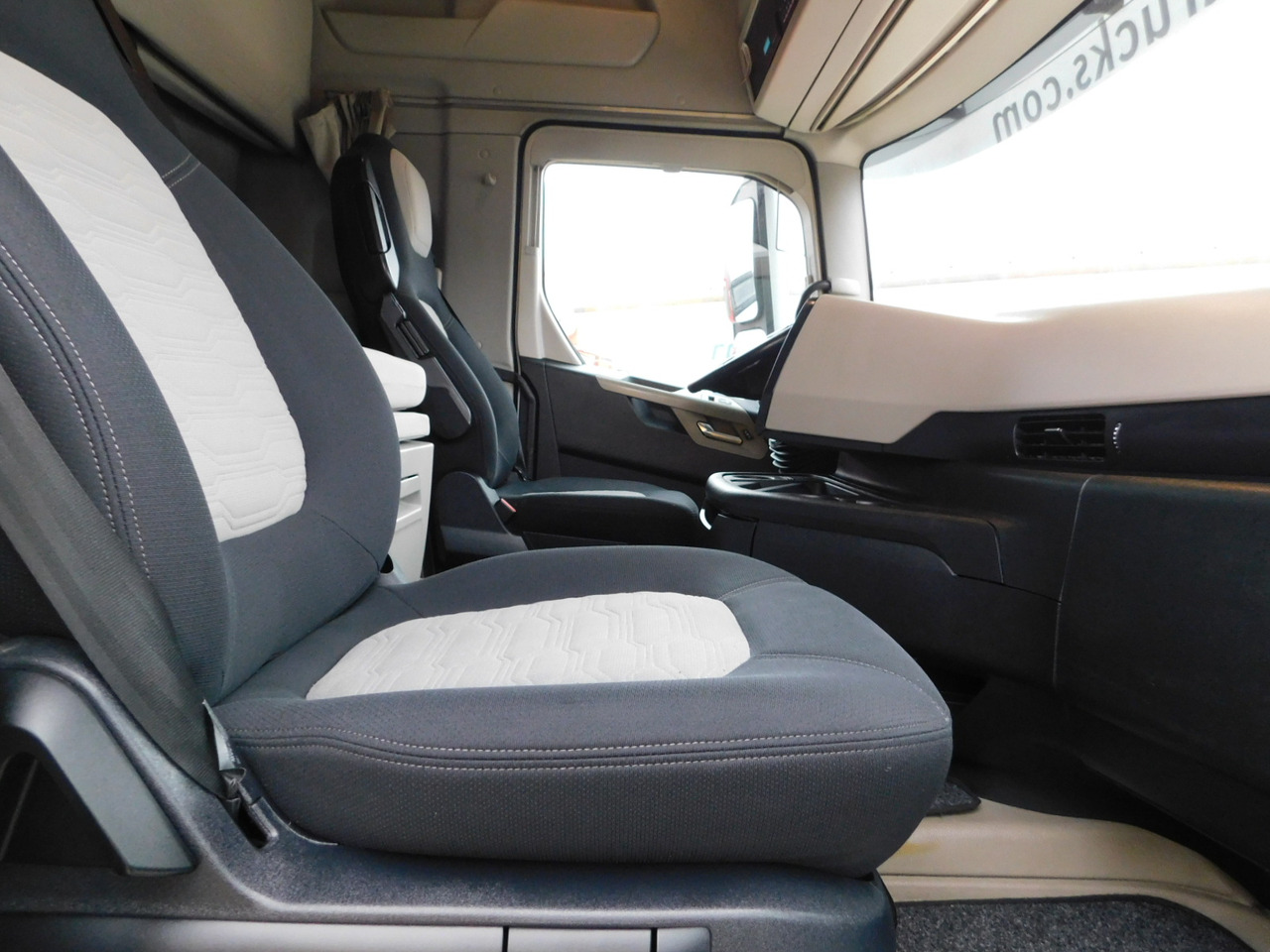 Ford F max 4x2 scab e6 12s2620 - وحدة جر: صورة 5 Ford F max 4x2 scab e6 12s2620 - وحدة جر: صورة 5