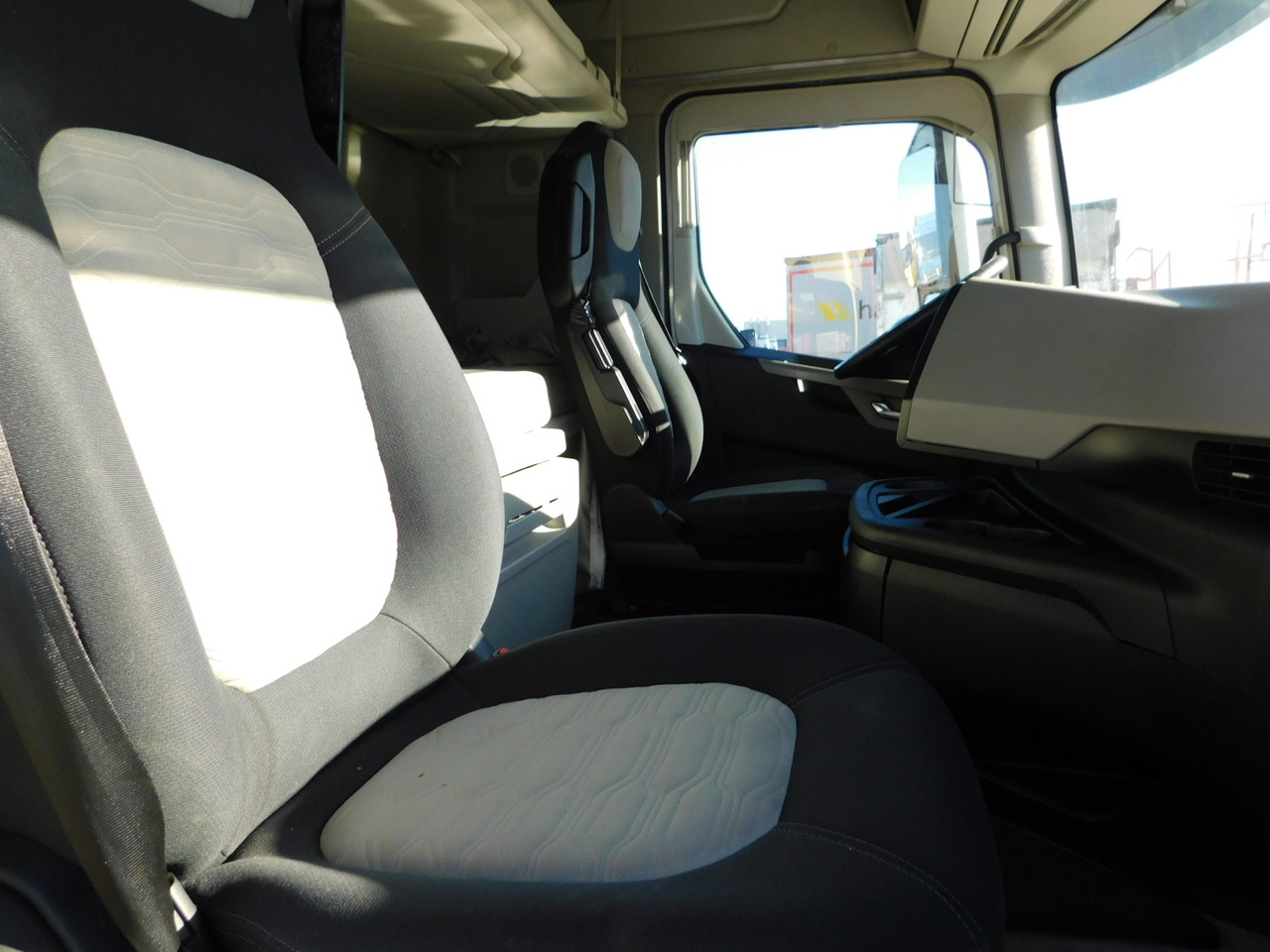 Ford F max 4x2 scab e6 12s2620 - وحدة جر: صورة 5 Ford F max 4x2 scab e6 12s2620 - وحدة جر: صورة 5