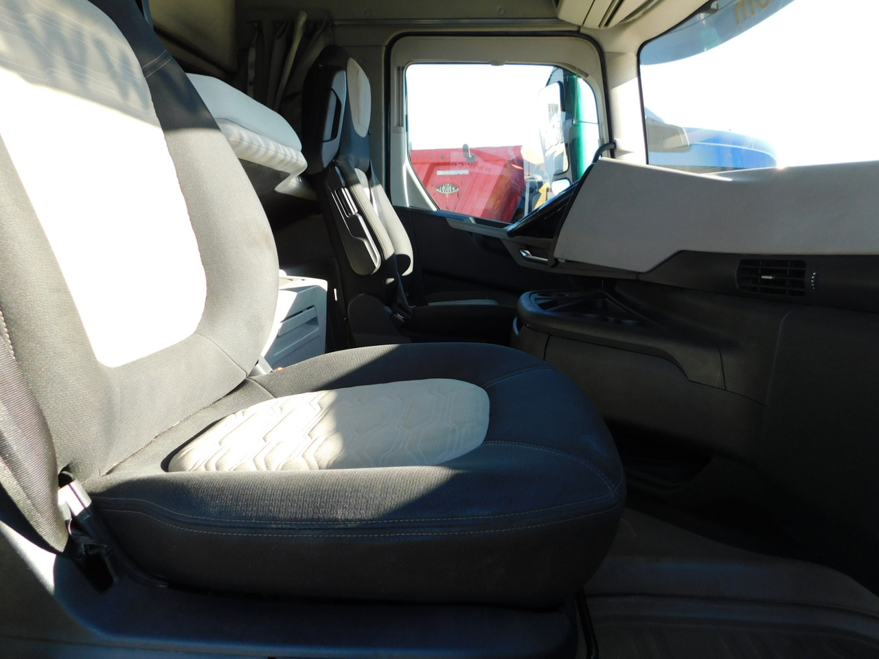 Ford F max 4x2 scab e6 12s2620 - وحدة جر: صورة 5 Ford F max 4x2 scab e6 12s2620 - وحدة جر: صورة 5
